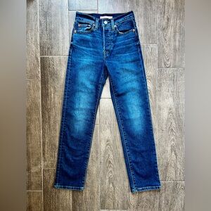 Levi’s Wedgie Straight Jeans Size 24 High Rise Medium Wash Vintage Style Denim